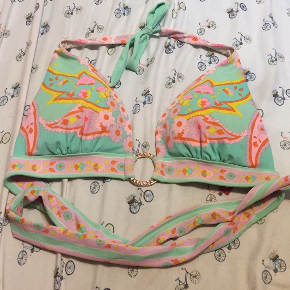 Victoria’s Secret swimsuit top